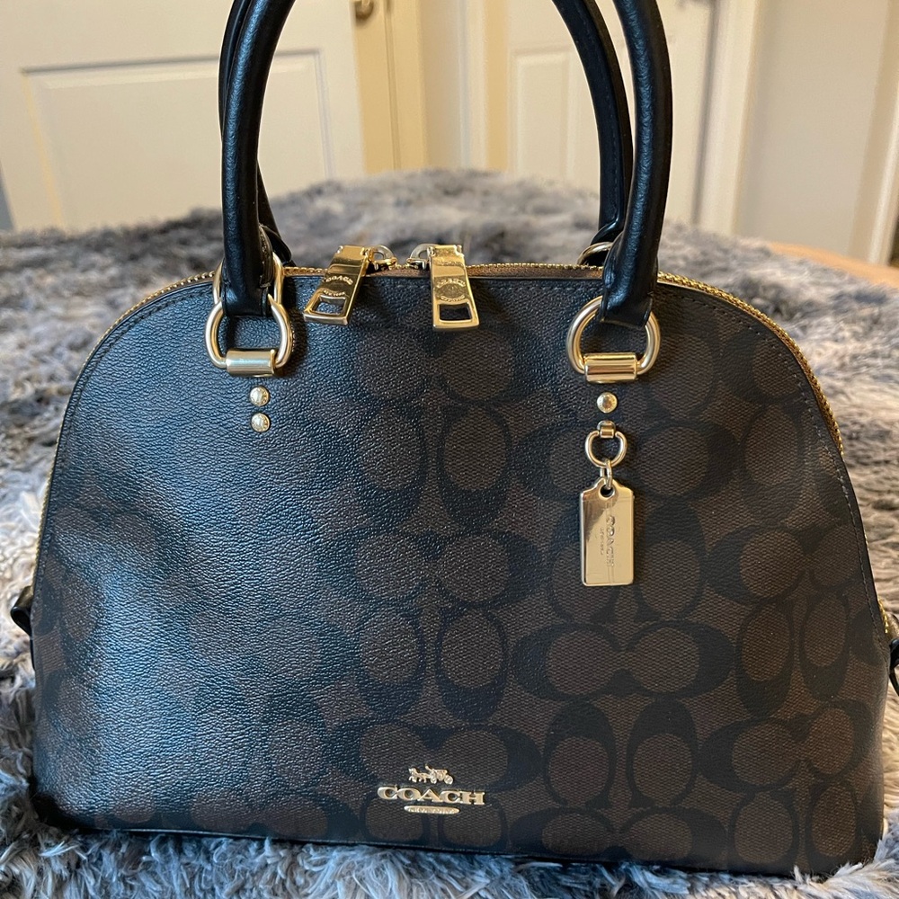 Coach - Katy Satchel in signature canvas. Brown , Handbag